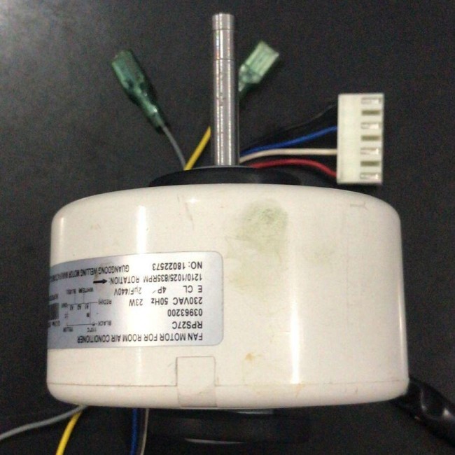 hitachi-split-ac-indoor-blower-motor-15-ton-rps27c-23-watt.jpg Hitachi Split AC Indoor Blower Motor 1.5 ton RPS27C) 23-Watt - Image 1